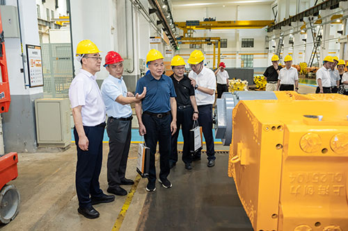 Twin Stars Shine Over the Coal Sea! Chuangli Group Launches Groundbreaking Steep-Gradient Roadheader and High-Speed Shearer --- EBZ280M-2D Roadheader & MG1100/2950-WD Shearer New Product Launch Event (图8)