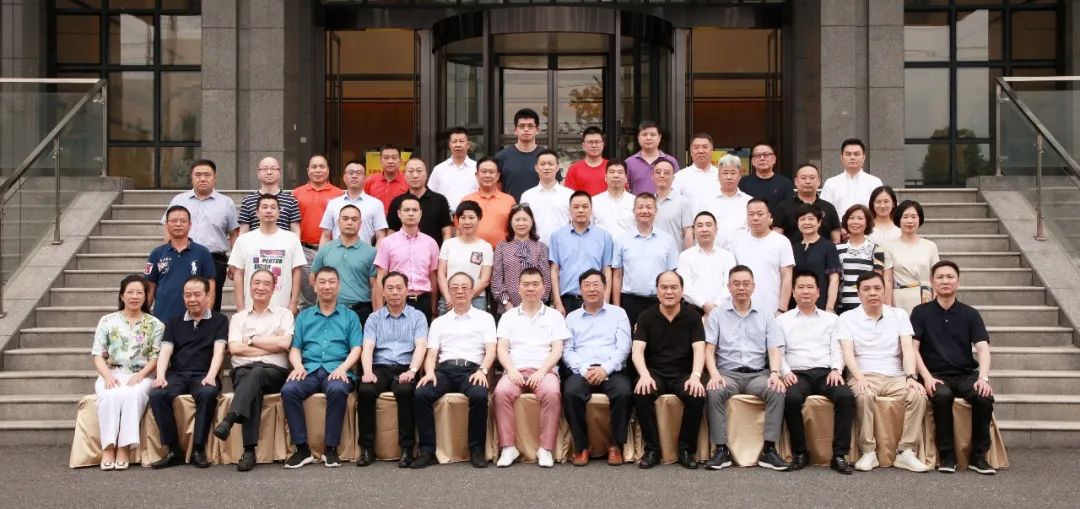 庆祝建党百年华诞 商会组织企业家走进ag旗舰厅开展参观座谈等活动(图7)