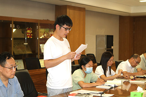 【汇聚青年力量 奋进时代征程】ag旗舰厅集团党支部召开专题党课暨预备党员转正党员大会(图2)