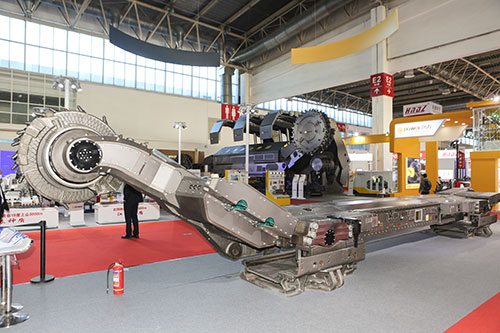 ag旗舰厅集团薄煤层大功率1200采煤机耀世而出(图1)