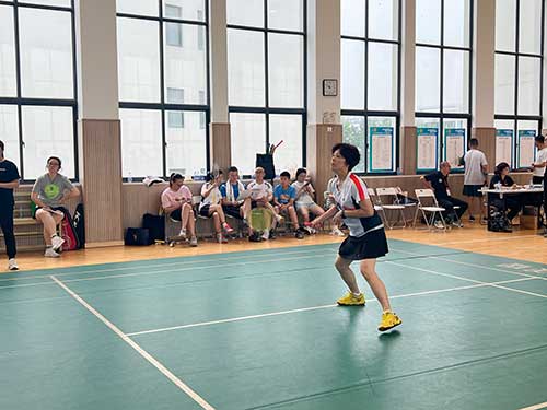 上海ag旗舰厅集团成功举办2023年重固镇职工羽毛球比赛(图5)