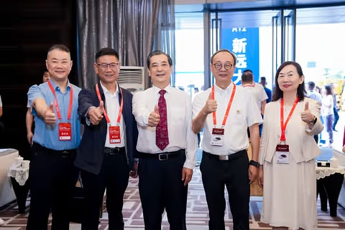 实力彰显！上海ag旗舰厅集团参展贵州国际能源产业博览交易会取得圆满成功(图2)